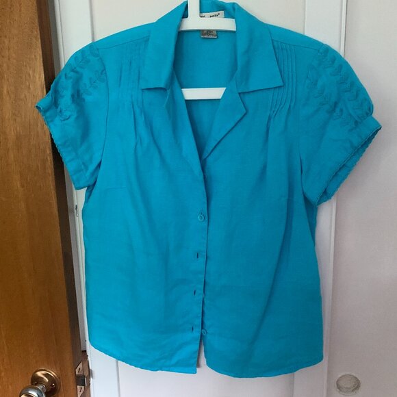 Linen smocked shirt - Picture 1 of 9